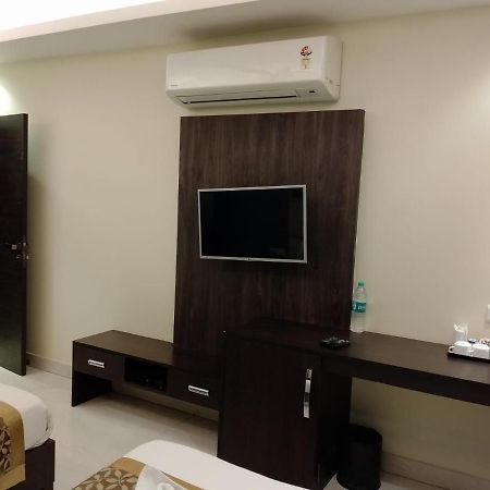 Hotel Solitaire Chinhat Экстерьер фото