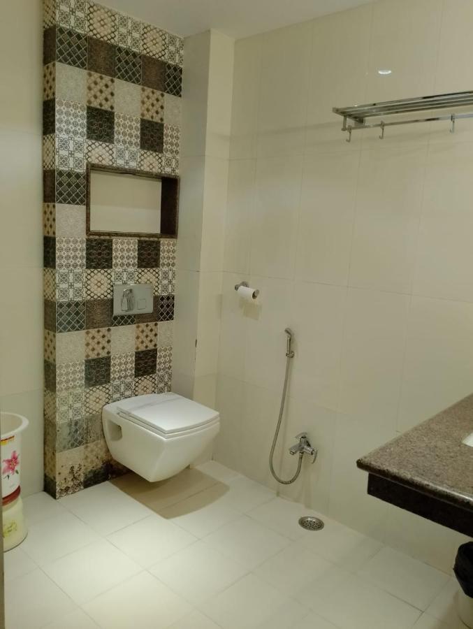 Hotel Solitaire Chinhat Экстерьер фото