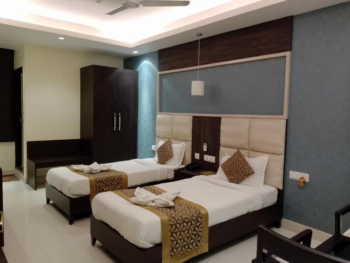 Hotel Solitaire Chinhat Экстерьер фото