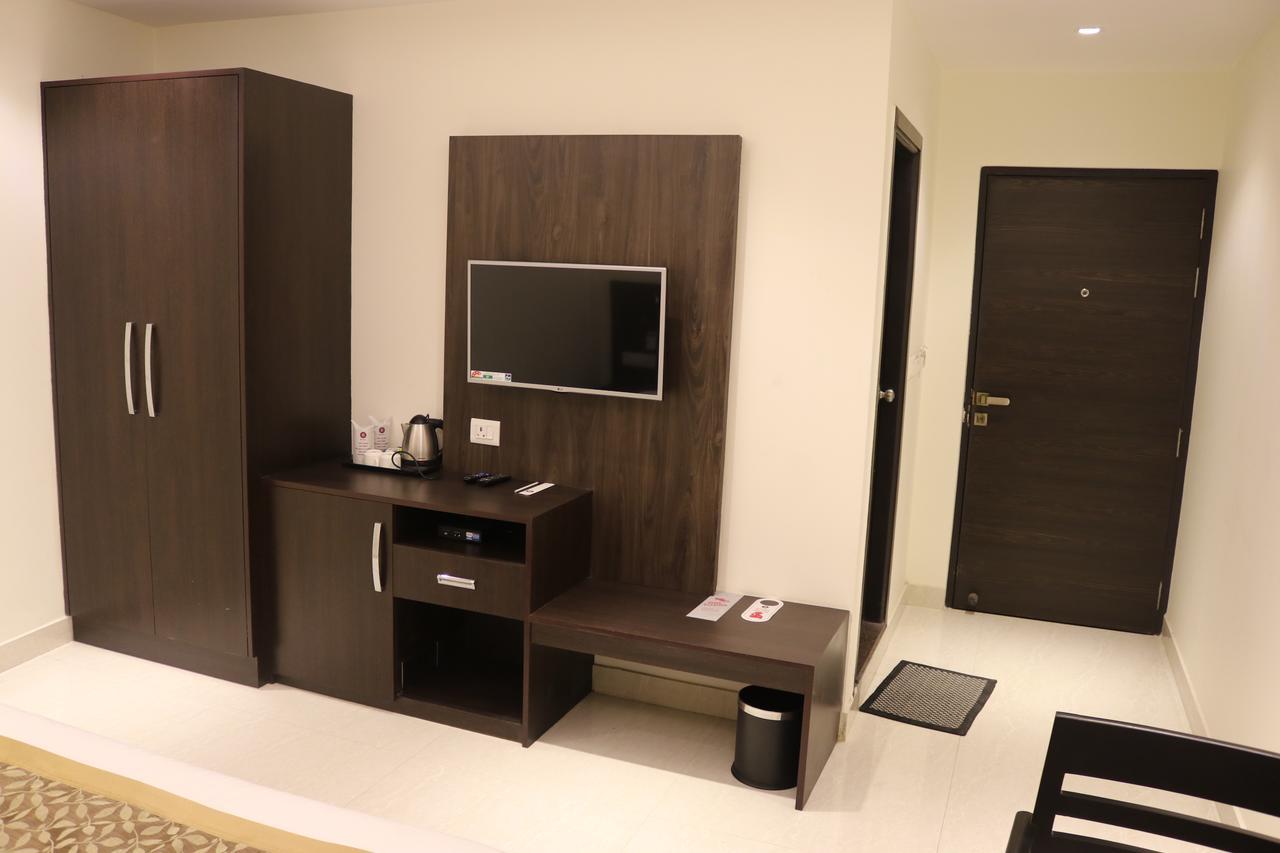 Hotel Solitaire Chinhat Экстерьер фото