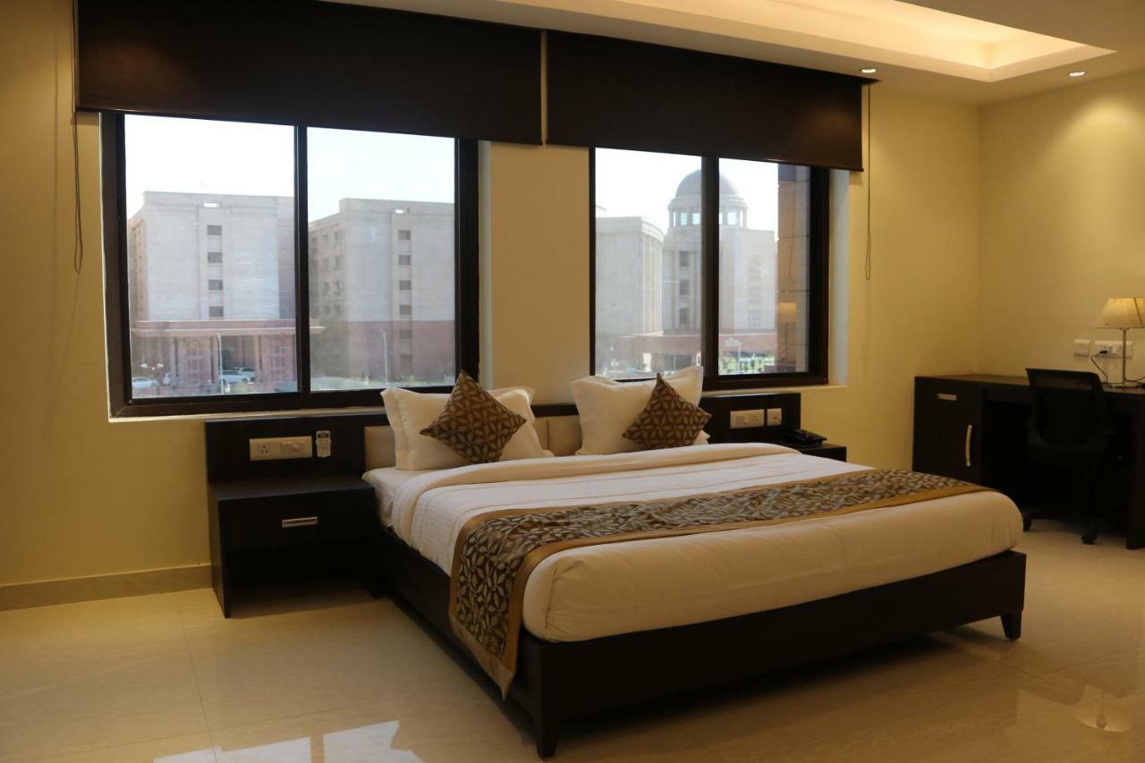 Hotel Solitaire Chinhat Экстерьер фото